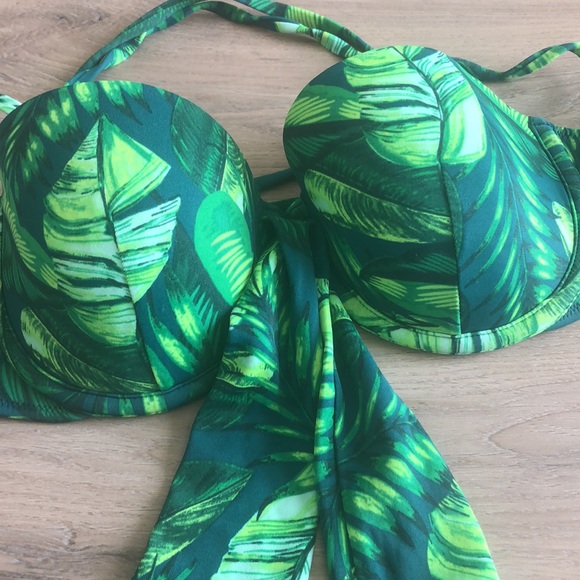 Tropical bikini - Picture 3 of 7